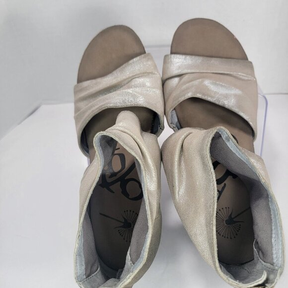 OTBT Women's 9 Patchouli Heeled Sandal Silver Metallic Open Toe Chunky Heel Cute - Picture 8 of 11